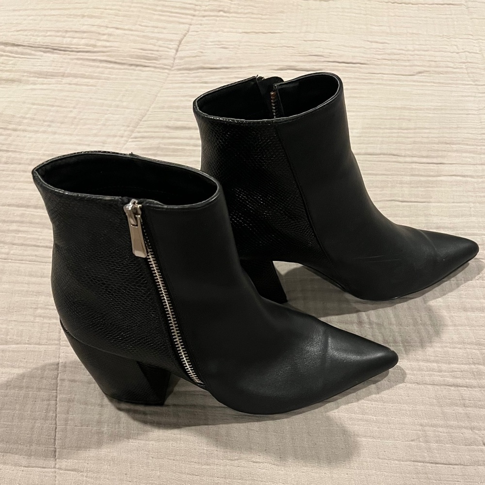 EUC Qupid black ankle stacked heel booties